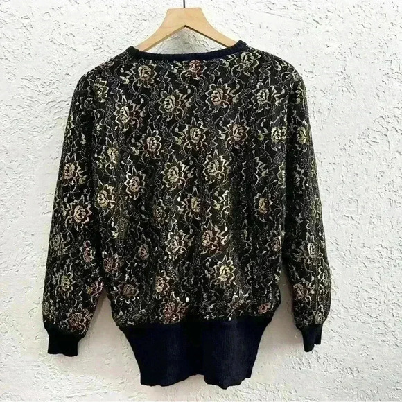 Vintage‎ wool black sweater with gold lace size small - Picture 4 of 5